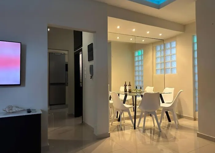 Sea Breeze Beachfront Apartment Vipgreece